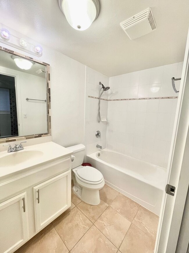 Building Photo - UPPER WEST SIDE- Villas at Kahana Ridge -3 bedroom/2 Bath- Semi Furnished Condo