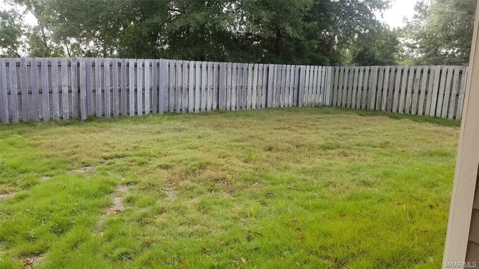 Building Photo - 9001 Saw Tooth Loop