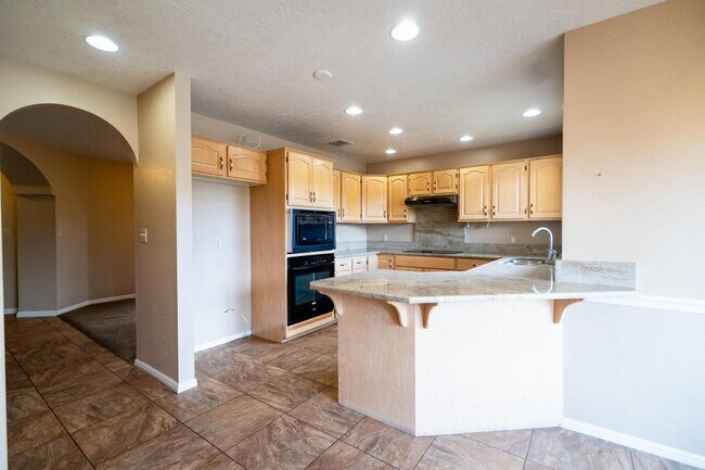 Building Photo - 984 Larkspur Rd