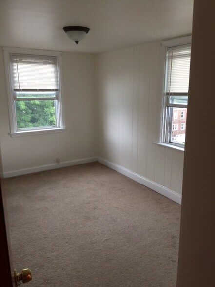 Building Photo - 5224 Fairhaven Rd