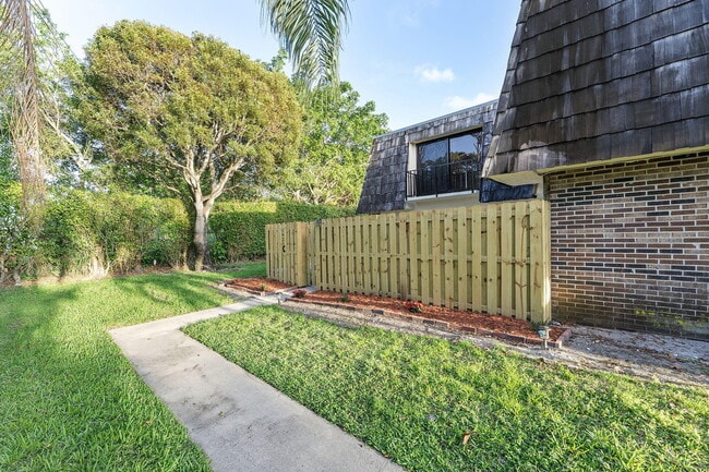 Building Photo - 1624 Forest Lakes Cir