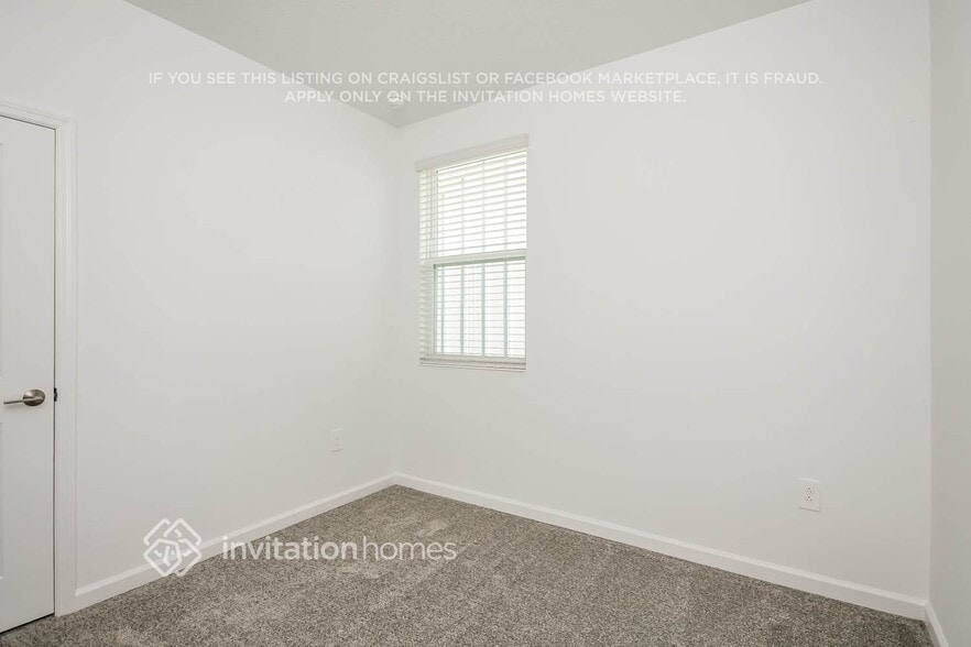 Building Photo - 2449 Relaxing Ln