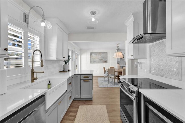 Building Photo - 5205 St Regis Pl