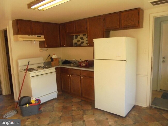 Building Photo - 51 Ed Turner Ln