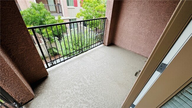 Building Photo - 1525 Spiced Wine Ave