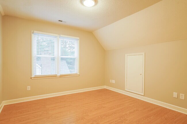 Building Photo - 4813 Draper Rd