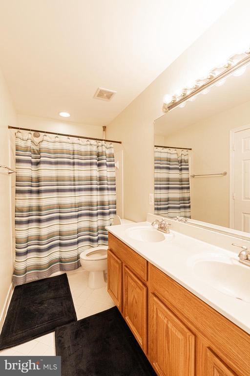 Building Photo - 13638 Cedar Run Ln