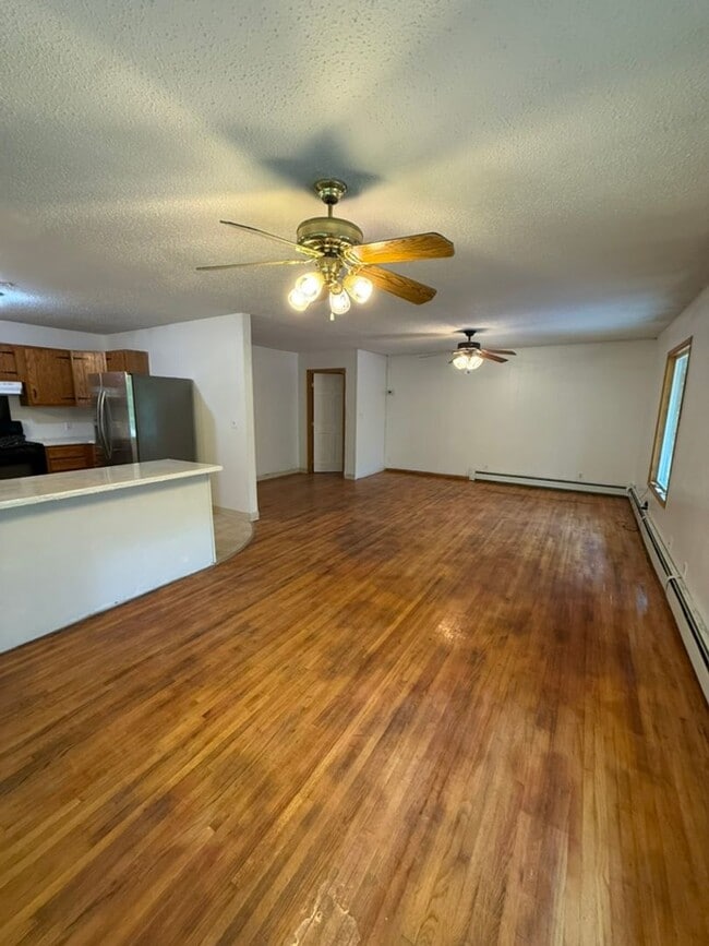 Building Photo - 4521 Lauesen Ave