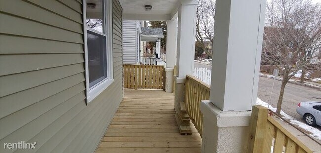 Building Photo - 3 br, 1 bath Apartment - 3374 N Richards St