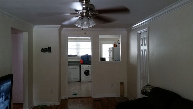 Building Photo - 414 E Park Ave