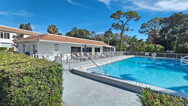 Building Photo - 2950 SE Ocean Blvd