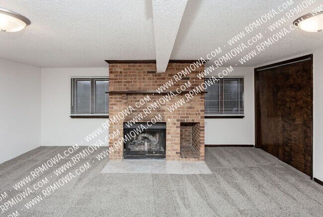 Building Photo - 1020 Williams St