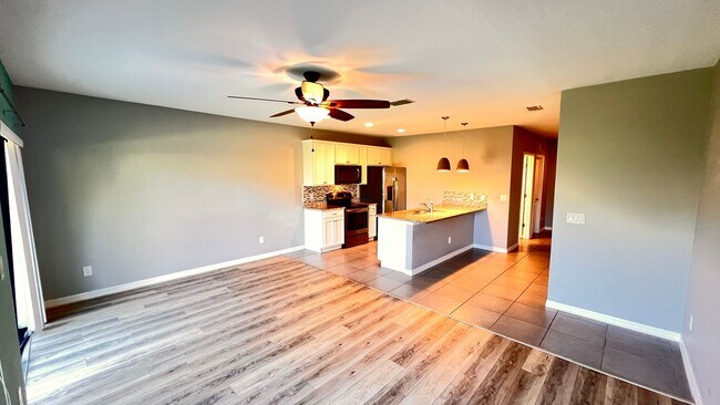 Building Photo - 600 Northern Way