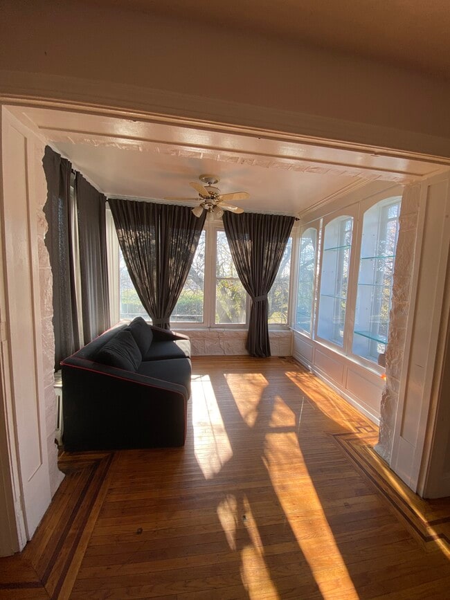Sunroom - 1000 E 36th St