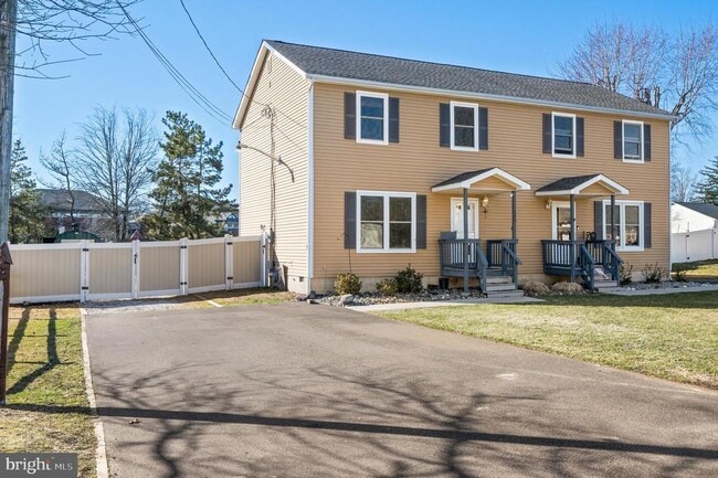 Building Photo - 143 Curtis Ave