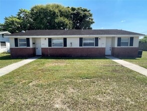 Building Photo - 4128-4126 Shoreline Dr