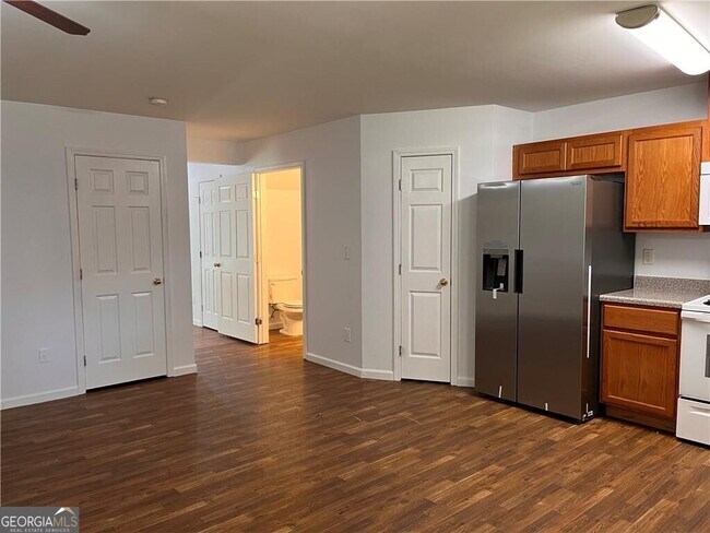Building Photo - 315 Village Chase