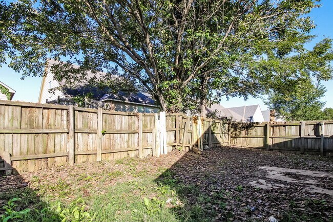 Building Photo - 4705 Waterfront Oak Dr