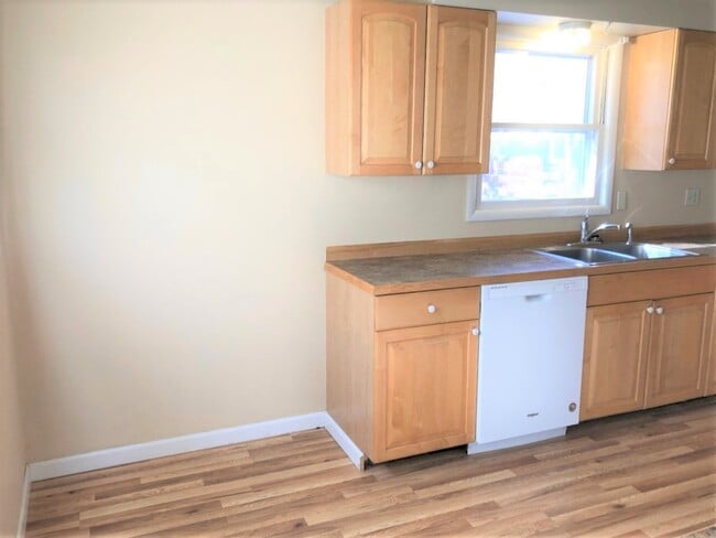 Building Photo - 2614 Silver Blvd