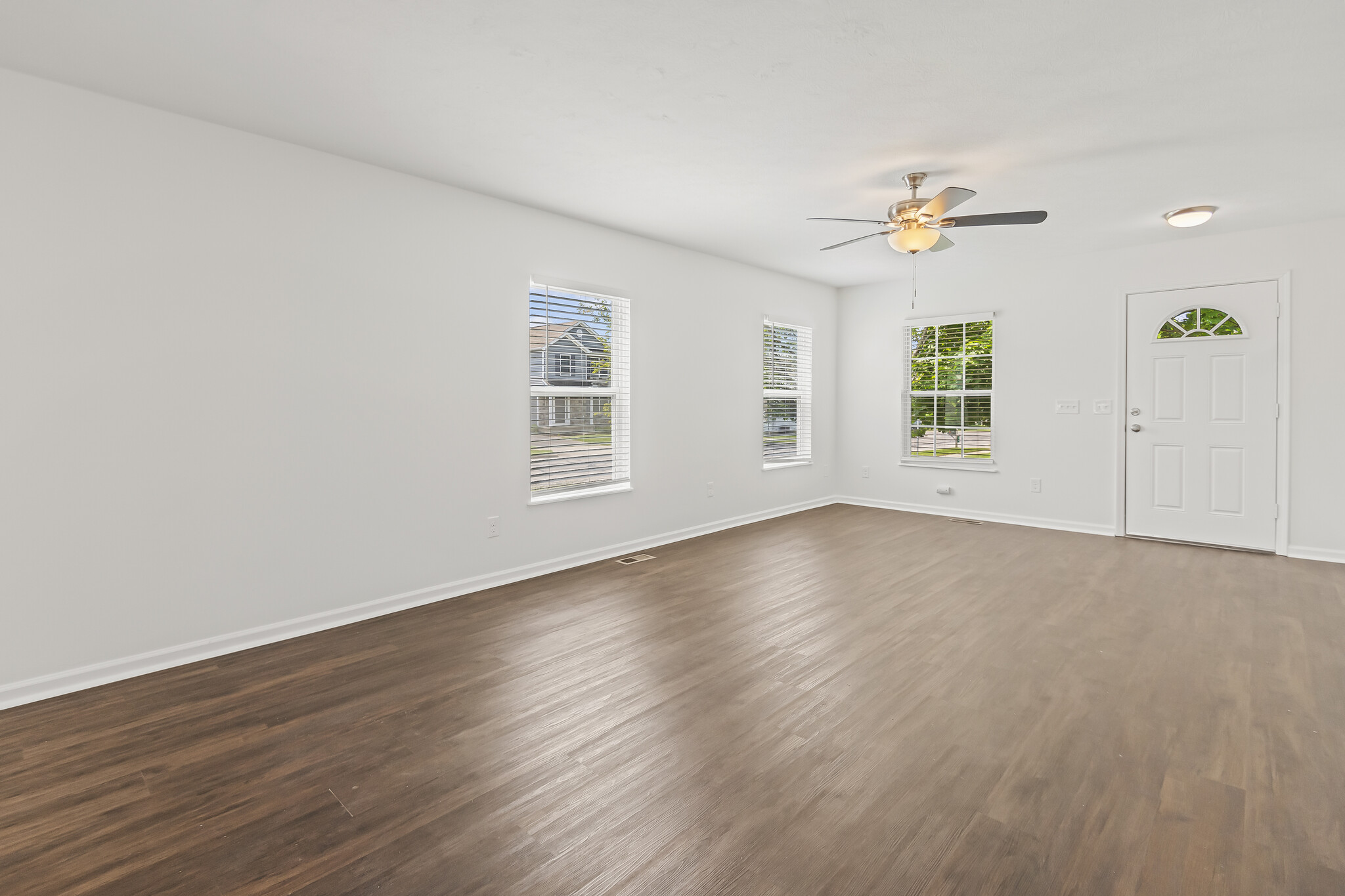 Building Photo - 136 Poe Ave
