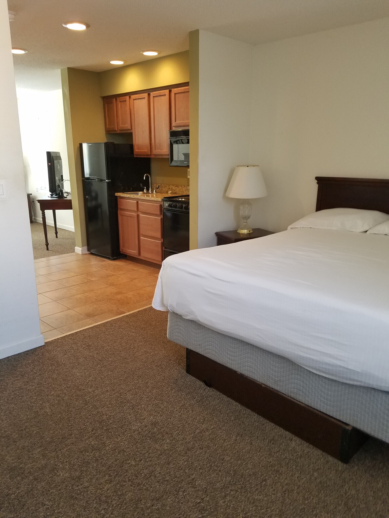 Furnished Only - 154 East St
