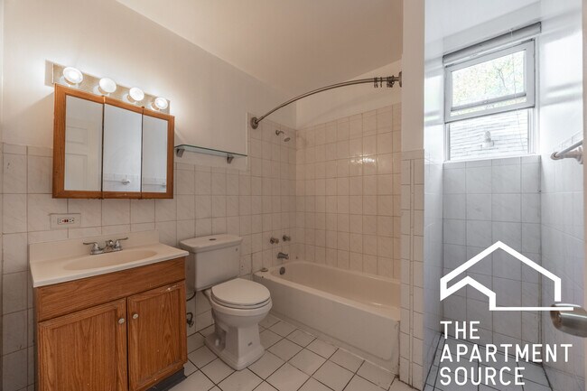 Building Photo - 2655 W Homer St