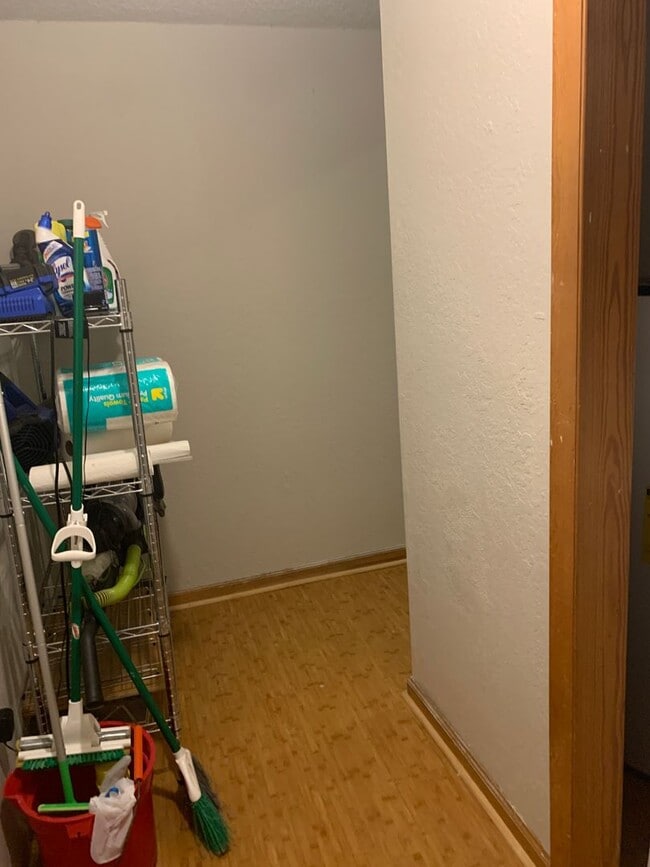 Building Photo - 3 Bedroom 2 Bath Home in Colington Availab...