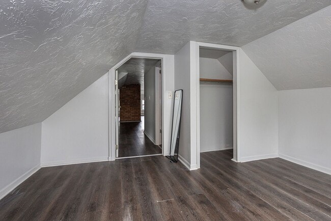 Building Photo - 3333 Desota Ave