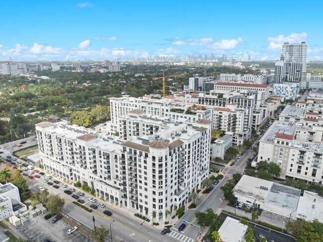 Building Photo - 301 Altara Ave