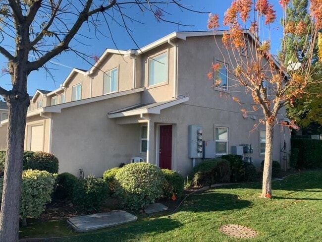 Building Photo - 3317 Carver Rd