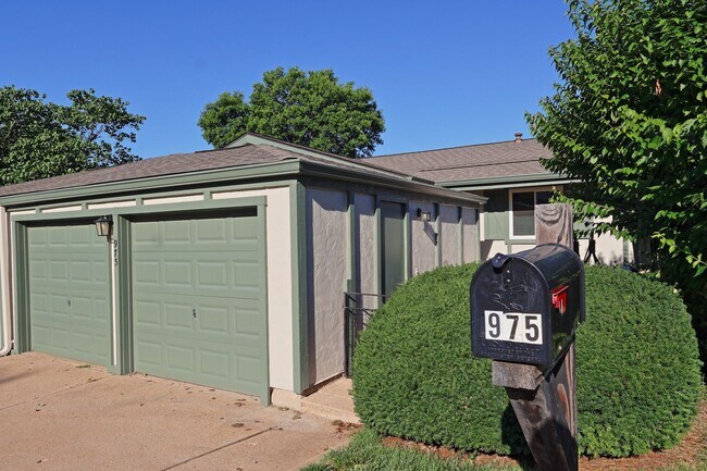 Building Photo - Spacious 3-Bedroom Attached Villa with Finished Basement & Private Fenced Yard!