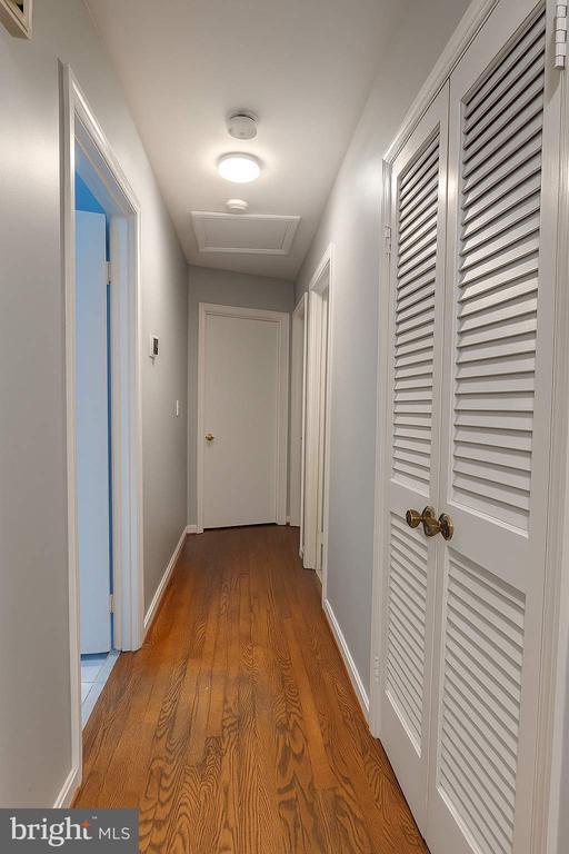 Building Photo - 8905 Bluffwood Ln