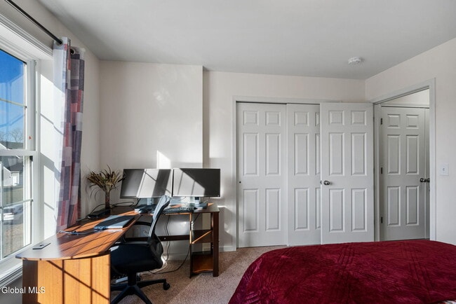 Building Photo - 2 Birch Ct