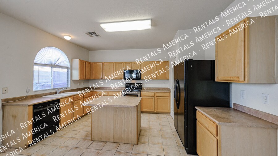 Building Photo - 1110 E Coppola St