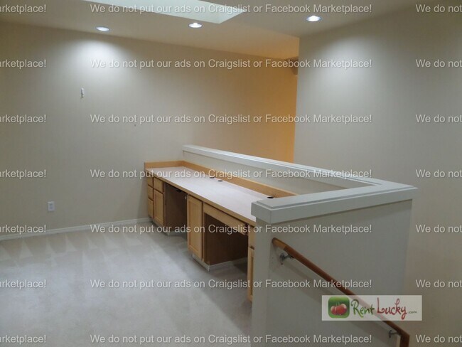 Building Photo - Meticulously Maintained 4-Bedroom Home in Sought-After Bothell Location!