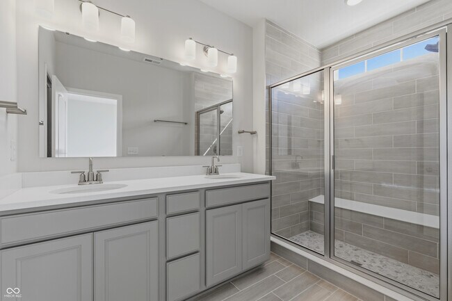 Building Photo - 14549 Elsmere Ln