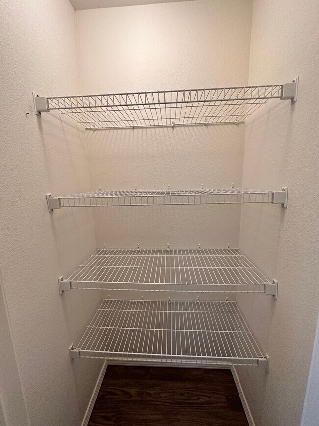 Building Photo - 2900 SW Amberwood Ave