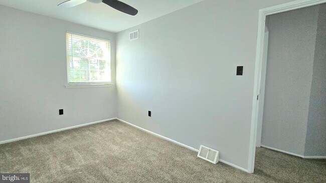 Building Photo - 4214 Carteret Dr