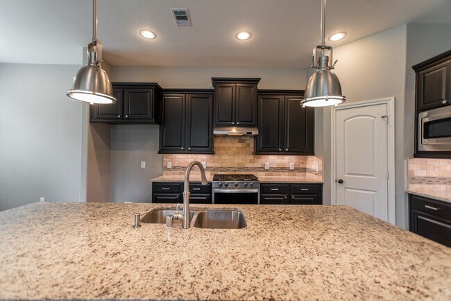 Building Photo - 74 S Sawbridge Cir