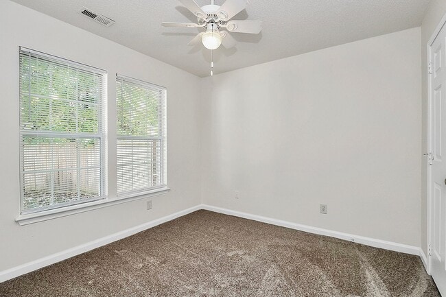 Building Photo - Updated Three Bedroom Home in Northwoods N...