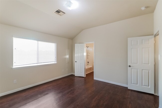 Building Photo - 13009 Baileys Run