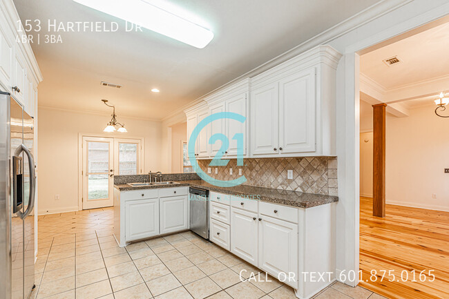 Building Photo - 4 Bed/3 Bath Home in Hartfield