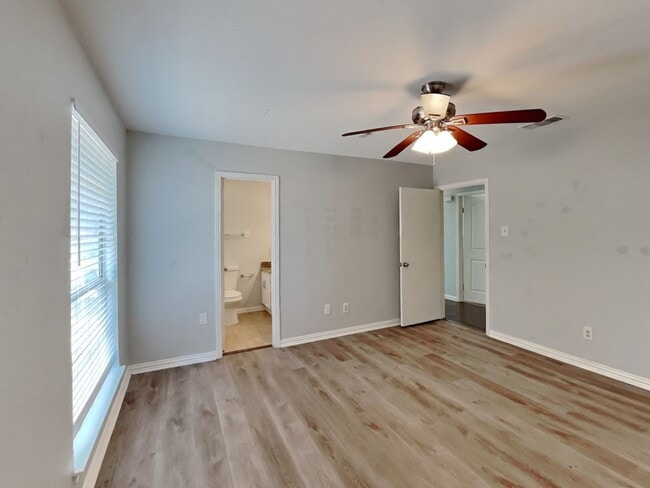 Building Photo - Spacious 3-Bed, 2-Bath Home in Allen, TX with Split Floor Plan, Double Oven & Large Shaded Backyard