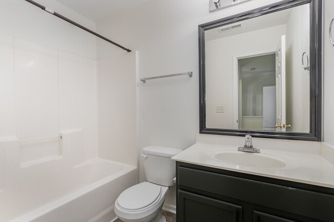 Building Photo - 400 Erin Taylor Ln