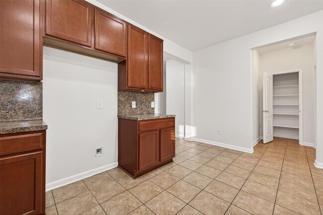 Building Photo - 21015 Blackstone Villa Ln