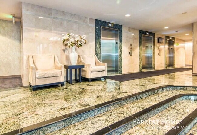 Building Photo - 2160 Century Pk E