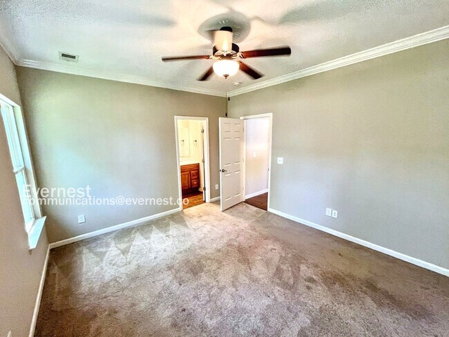 Building Photo - 2609 Vista Ln