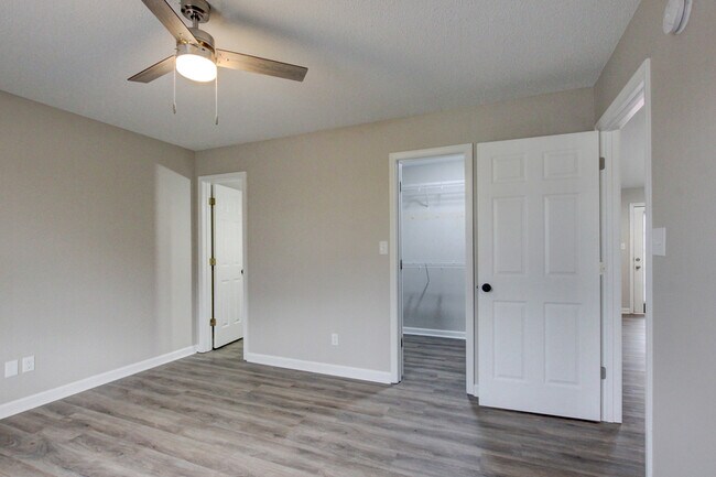 Building Photo - 2481 Clarksville Rd