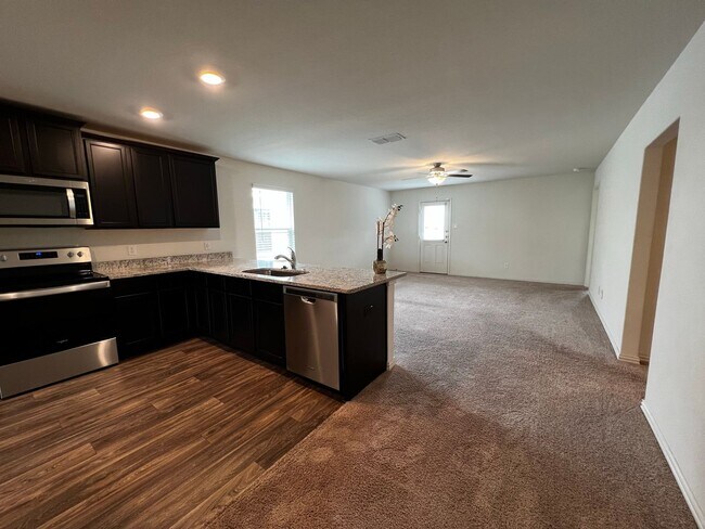 Building Photo - 7326 Anchor Cyn