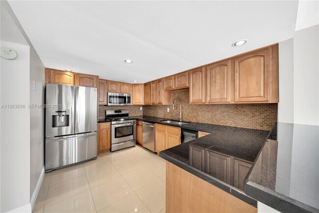 Building Photo - 6864 SW 114th Pl